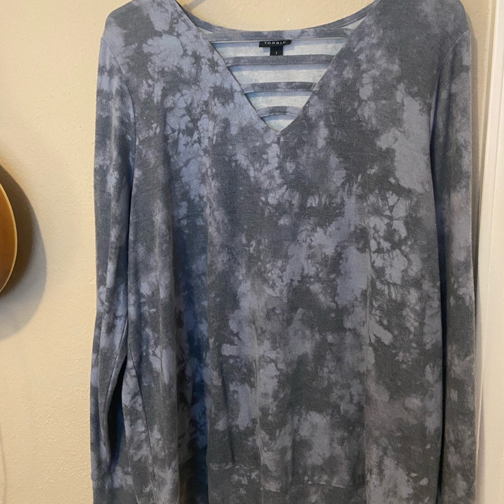 Torrid v neck tie dye sweater